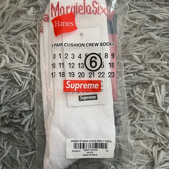 Supreme Other - Supreme × MM6 Maison Margiela × Hanes Socks (Size 6–12)